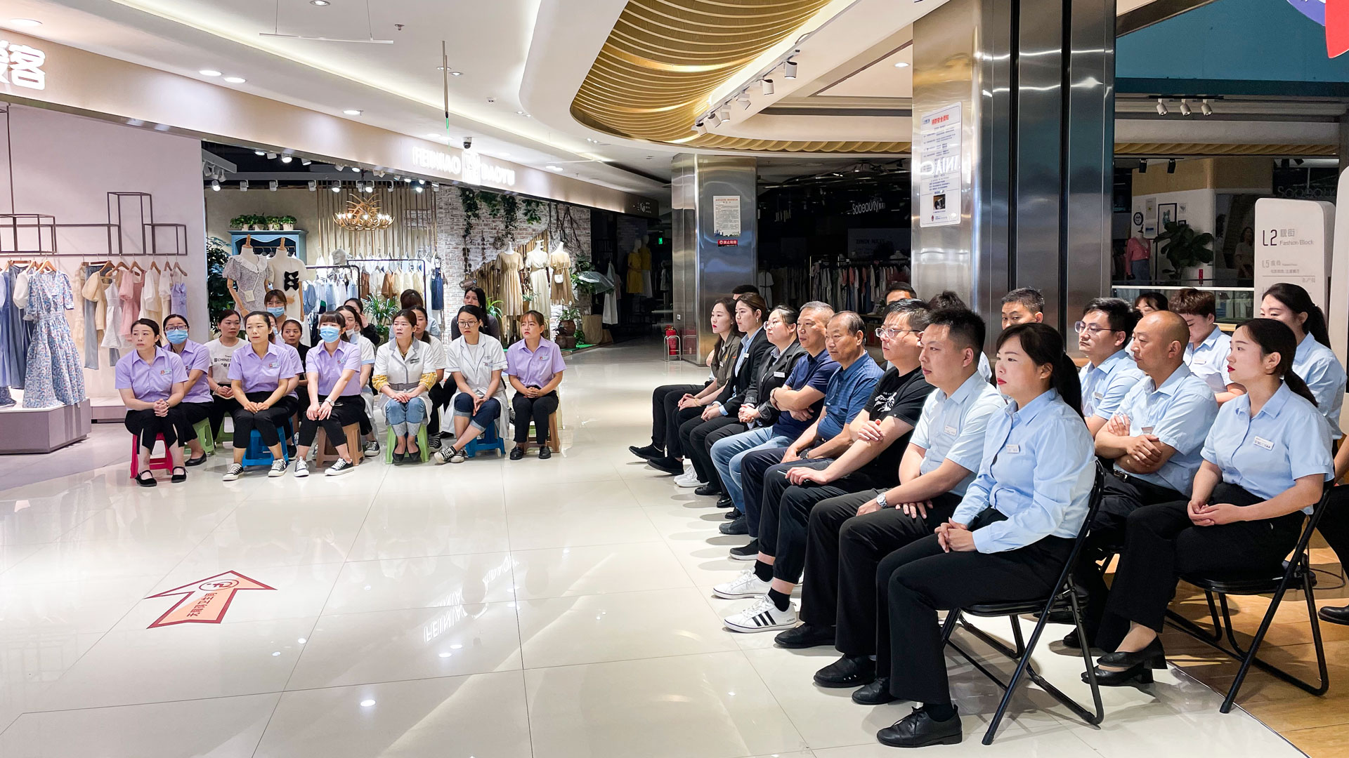 1624000340751229.jpg 商贸女装-(1).jpg